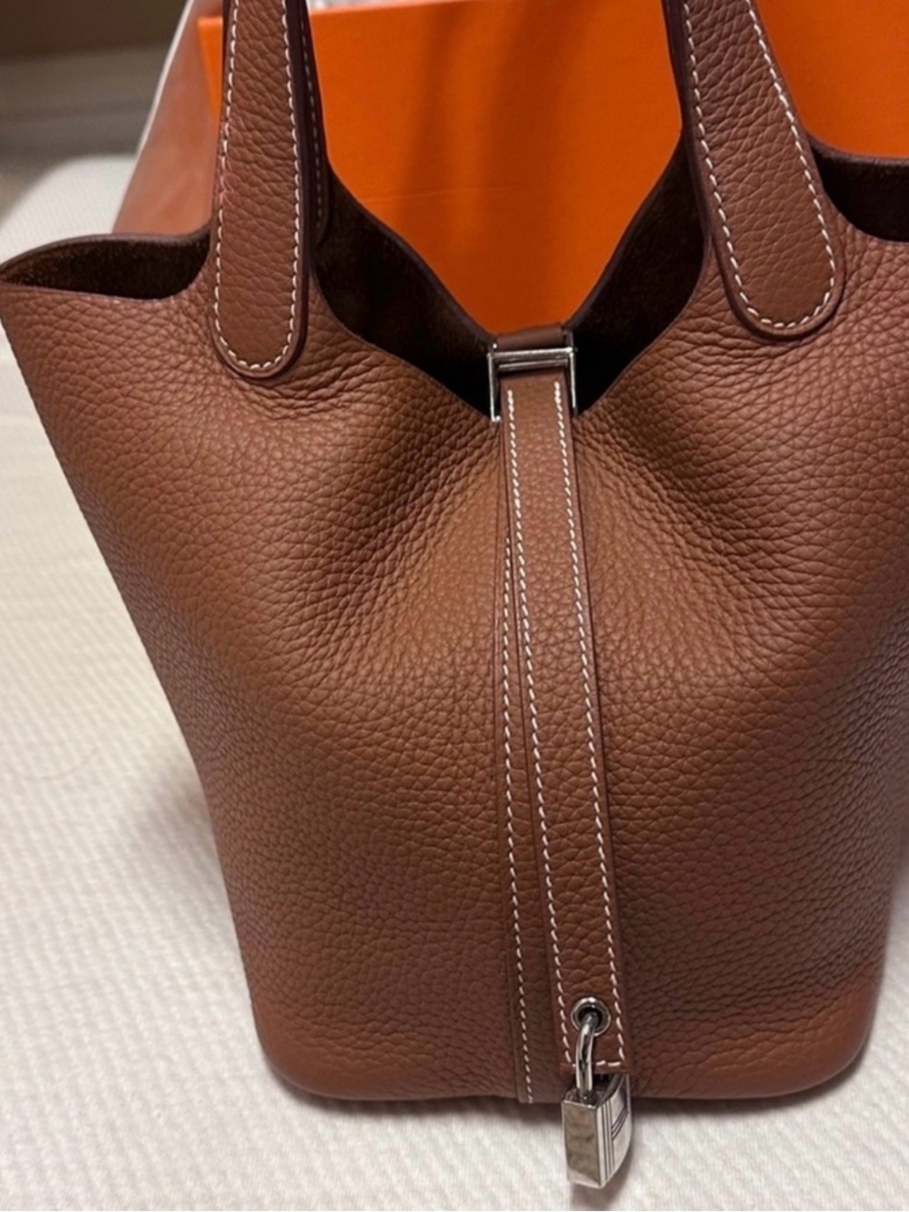Hermes picotin 18 in gold color with silver hardware